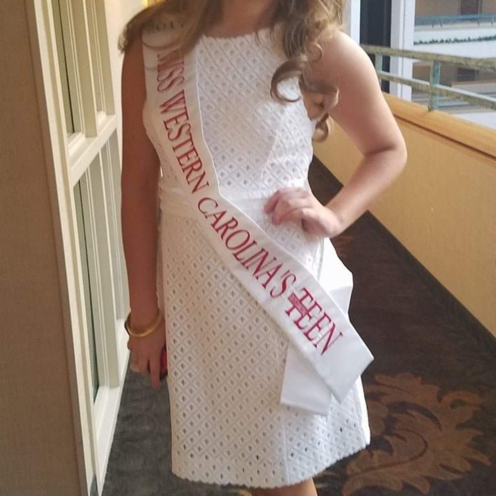 Junior dress. Size medium